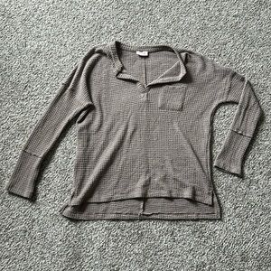 Women’s long sleeve top
